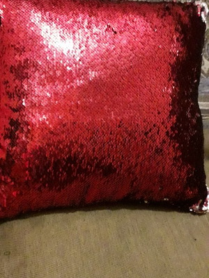 Decorative pillow like new with red and silver sequins 38x38 cm