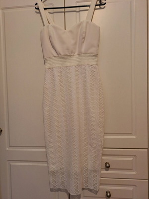 Lynne midi dress white like new, size S