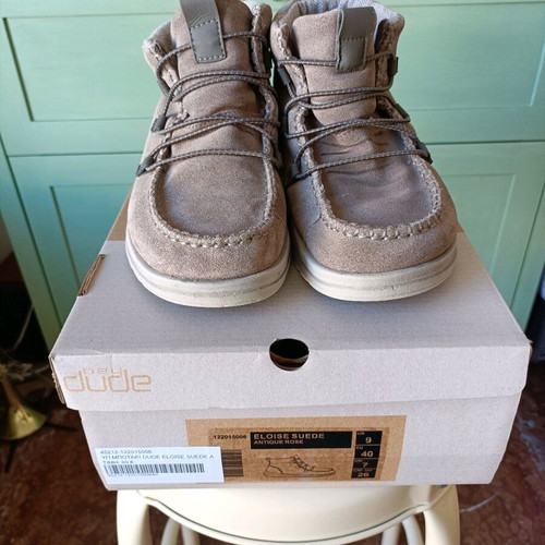Hey Dude ankle boots like new, women's size 40, beige