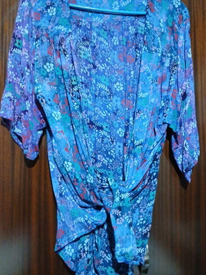 Agada women's short-sleeve floral shirt, size Large, 100% Rayon