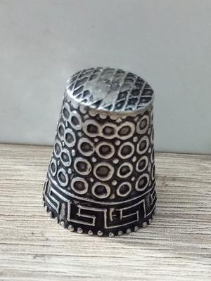Silver thimble 925 like new