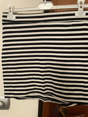 Divided cotton skirt new, black and white striped, size S