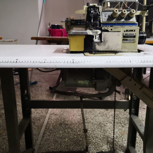Sewing machines used with JUKI cutter and elastic machine