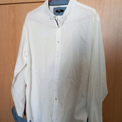 Celio men's shirt used, large size XL, white with blue trim