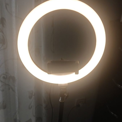 Professional Ringlight new with 3 light styles and adjustable brightness
