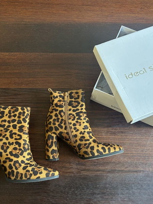 Animal Print Ankle Boots Ideal Shoes size 37 used, vegan leather