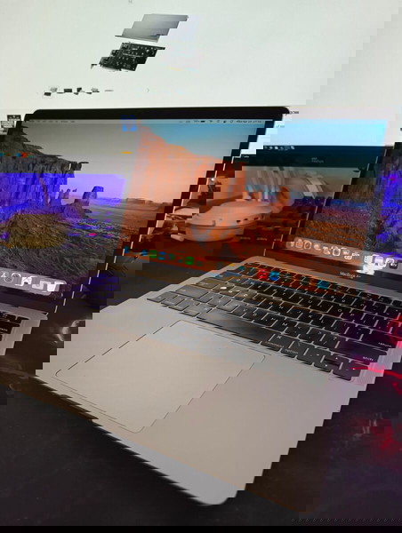 /Laptop/ Apple MacBook Air 2019 (i5, 16GB RAM, 256GB SSD)