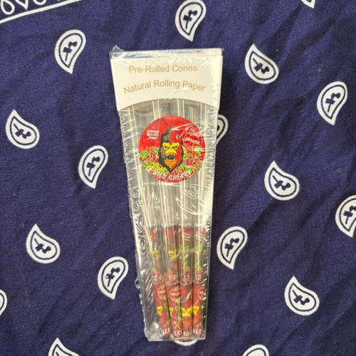 Gorilla Rolling Stars 6 glass pre-cones with Wild Cherry flavor new