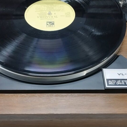JVC VL5 turntable used with small crack on cover