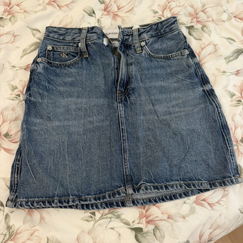 Calvin Klein denim skirt like new, size XS