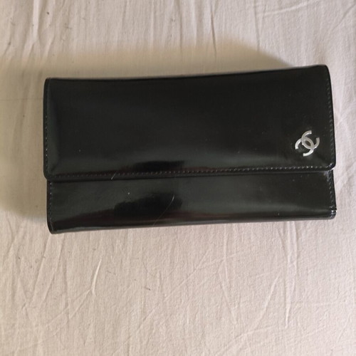 Chanel long patent leather wallet vintage condition with dust bag