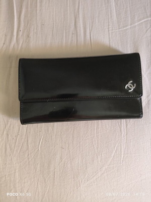 Chanel long patent leather wallet vintage condition with dust bag