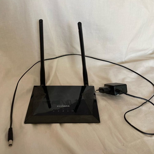 Edimax wifi router used, black