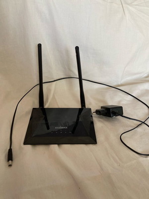 Edimax wifi router used, black