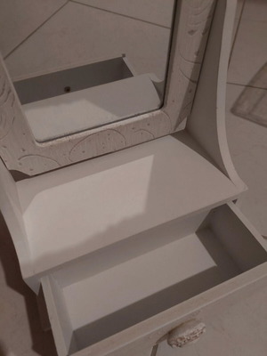 Wooden white jewelry box like new