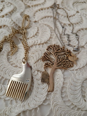 Vintage necklaces set of 2, gold plated, like new