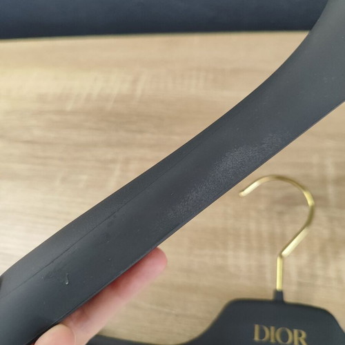 Dior πλαστικές κρεμάστρες 6 τεμ. μεταχειρισμένες, μήκη 36 & 39 εκ.