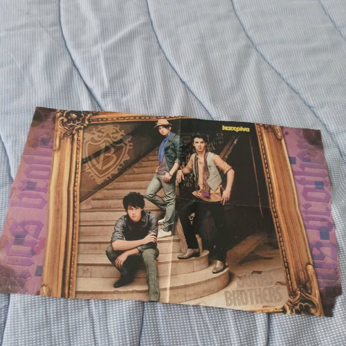 Katerina poster Shakira/Jonas Brothers used with marks