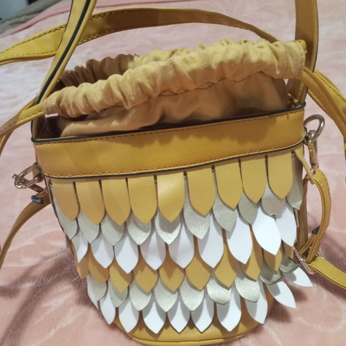 Crossbody bag like new, yellow and gold