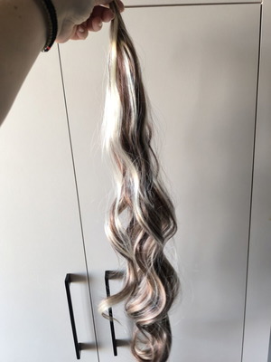 Ponytail hair extension with foil, sweet chestnut red with blonde highlights