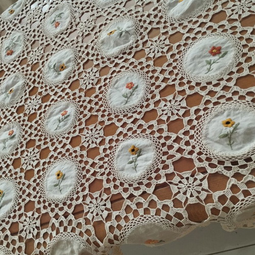 Vintage handmade crochet table linen with embroidered motifs 90x140 cm like new
