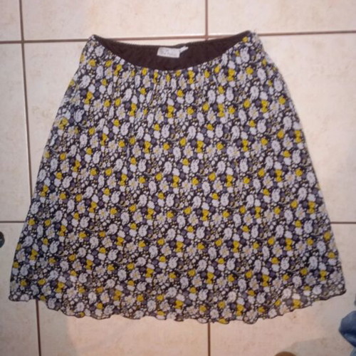 Small size floral skirt, suitable for larger