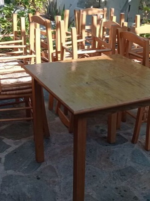 Εξοπλισμός εστίασης μεταχειρισμένος, 12 τραπέζια, 30 καρέκλες, θερμός θάλαμος, μεταλλικό ερμάριο, πλατό γκαζιού, διπλή φριτέζα, πλυντήριο πιάτων