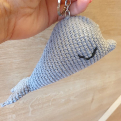 Sleepy Whale Knitted Charm Keychain new, gray
