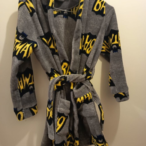 Batman fleece robe like new, size 7-8 years