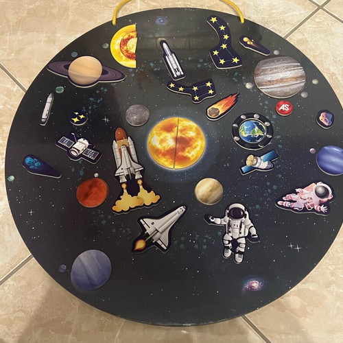 Planetarium like new with 30 magnets and stickers