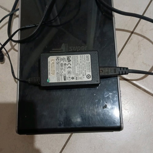 External DVD/CD USB drive used, works with minor opening issue