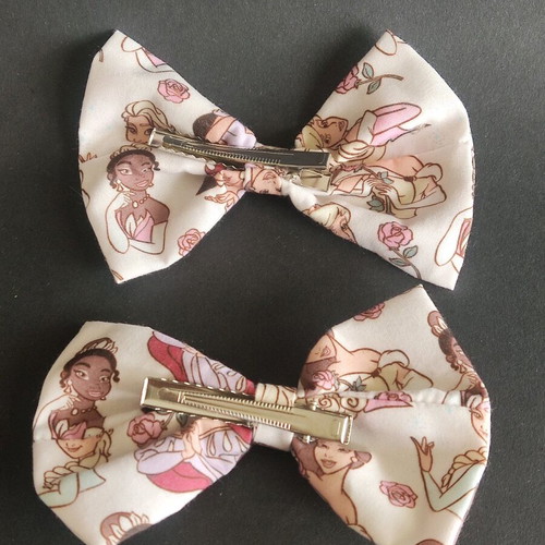 Disney hair clips like new, set of 2 for girls