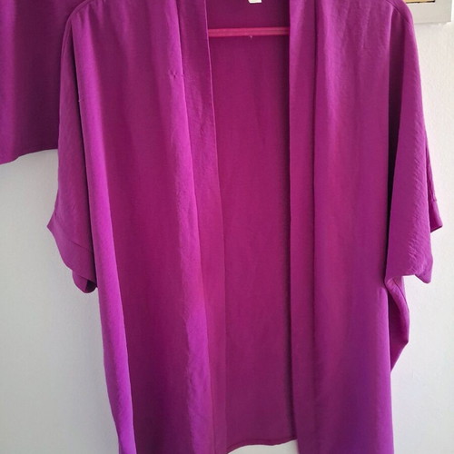 Set with shorts and jacket like new, one size, purple with white top