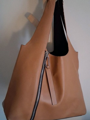Large handbag used, tan with zipper