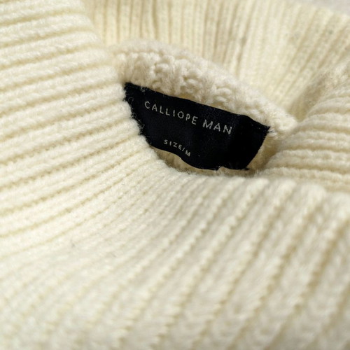 Knitted turtleneck size M like new, very warm for winter