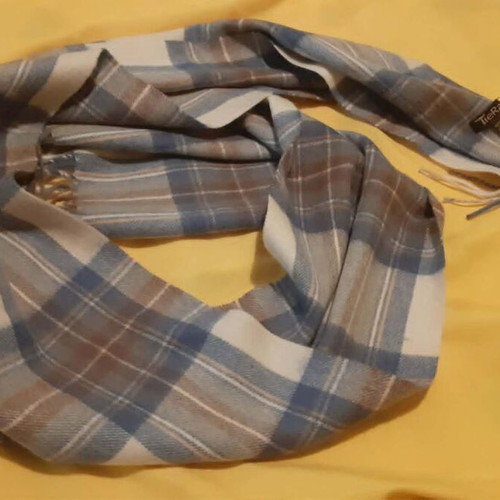 Tie Rack wool scarf like new, vintage tartan design