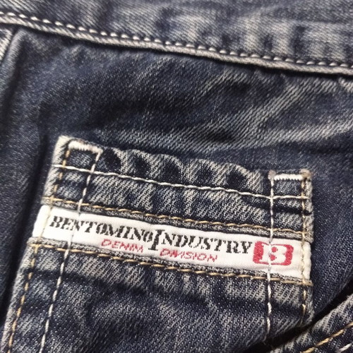 Men's dark blue denim jeans