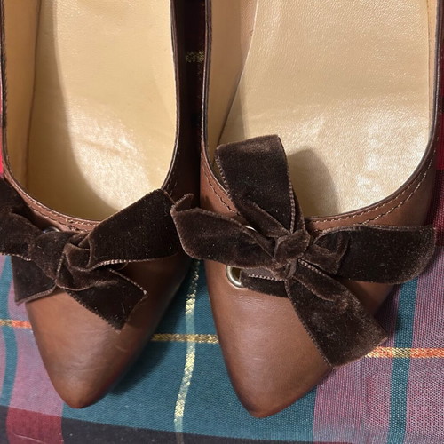 Haralas brown low heel pumps new, size 38.5