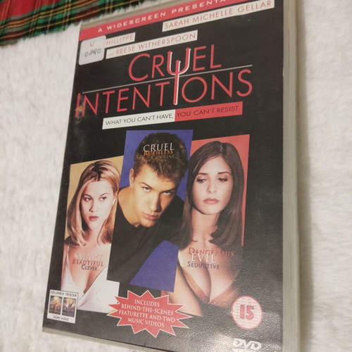 Cruel Intentions 1999 DVD used, romantic thriller with subtitles