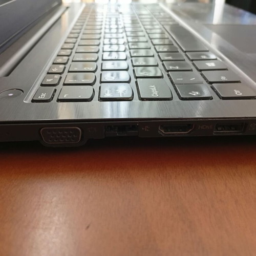 Lenovo V330-15IKB laptop i5 8th Gen 8GB RAM 256GB Samsung SSD Full HD Windows 10 Pro