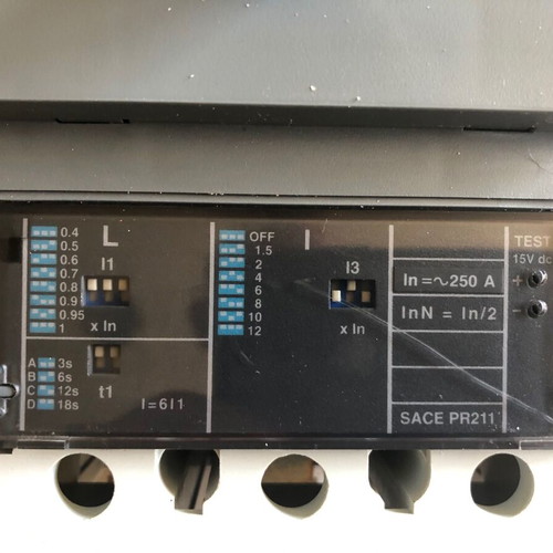 ABB SACE S4 three-phase circuit breaker 600V 250A used