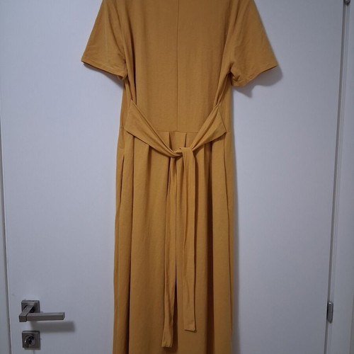 Yellow dress large, like new, minimal style