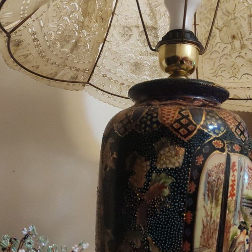 Porcelain Asian Art Japanese Lamp like new, large 80cm height