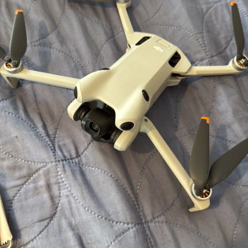 DJI Mini 4 Pro FlyMoreCombo with DJI RC2 controller