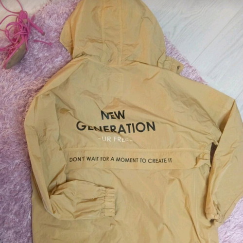 Antiaeriko Antiavrocho Jacket Bershka like new, beige, size S