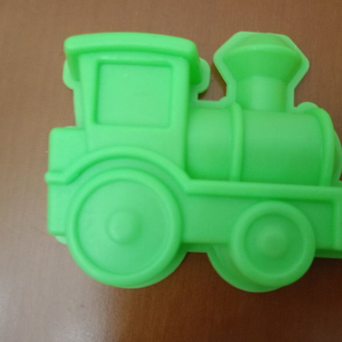 Children's Sand and Bath Molds Set of 5 Like New