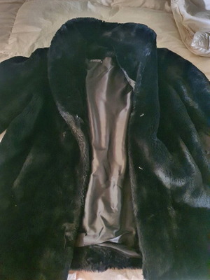 La PELLE by SKALTSAS synthetic women's fur black like new