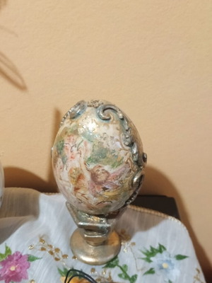 Handmade vintage decorative egg with floral design
