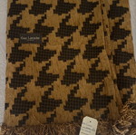 Guy Laroche single-seat throw new