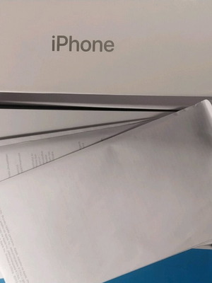 iPhone 8 silver 64GB box only with documents